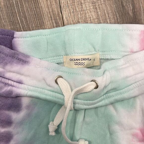 OCEAN DRIVE Tye dye set- Shorts & Hooded Sweatshirt - Picture 7 of 7